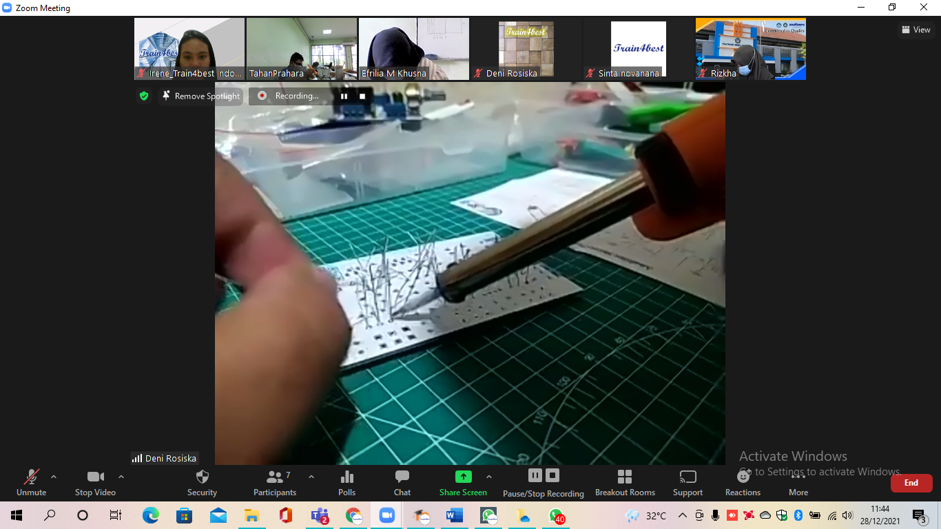 2021-12-28 (13) 2021-12-28 (13)