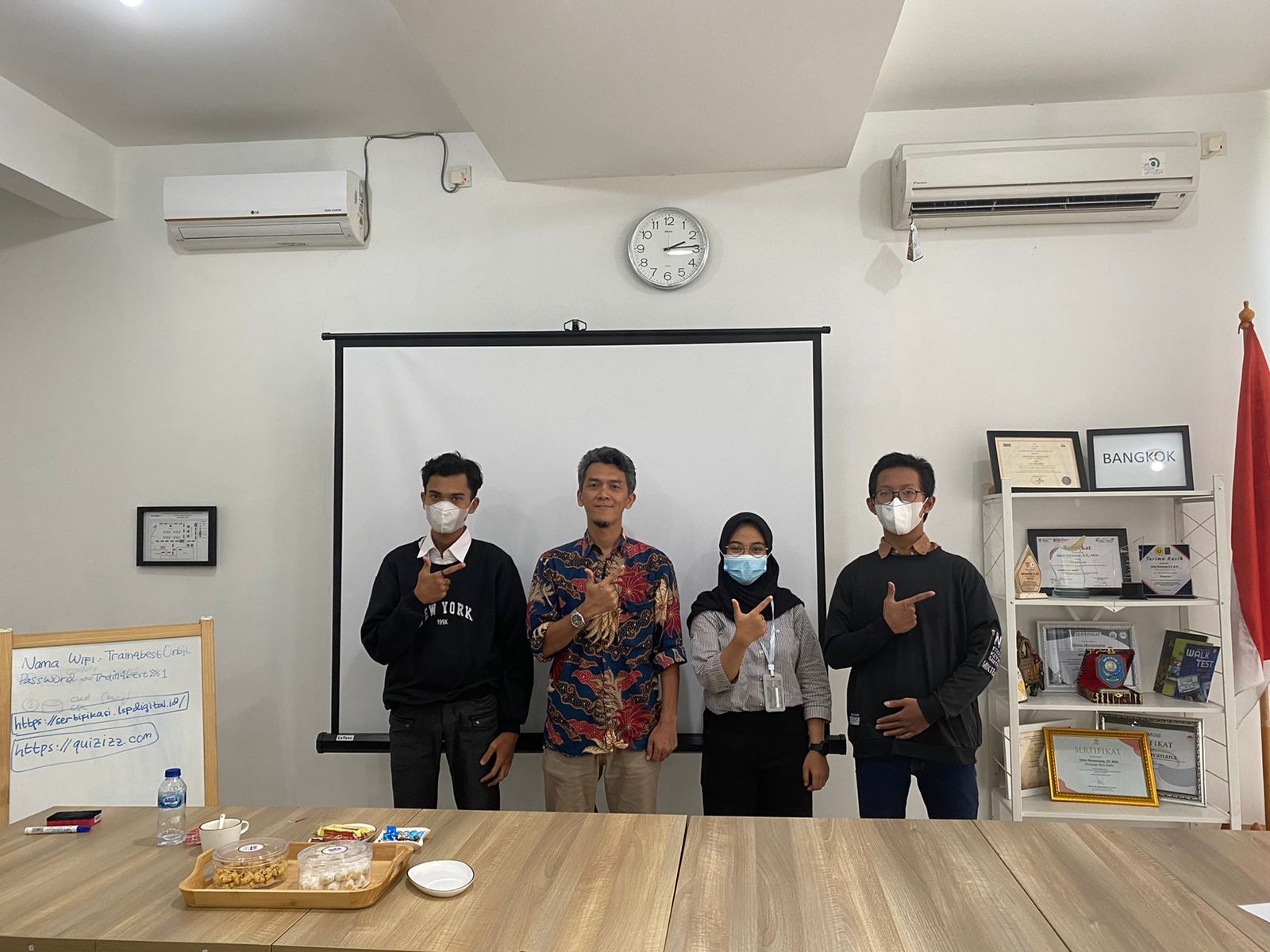 WhatsApp Image 2022-05-20 at 2.18.54 PM (1) WhatsApp Image 2022-05-20 at 2.18.54 PM (1)