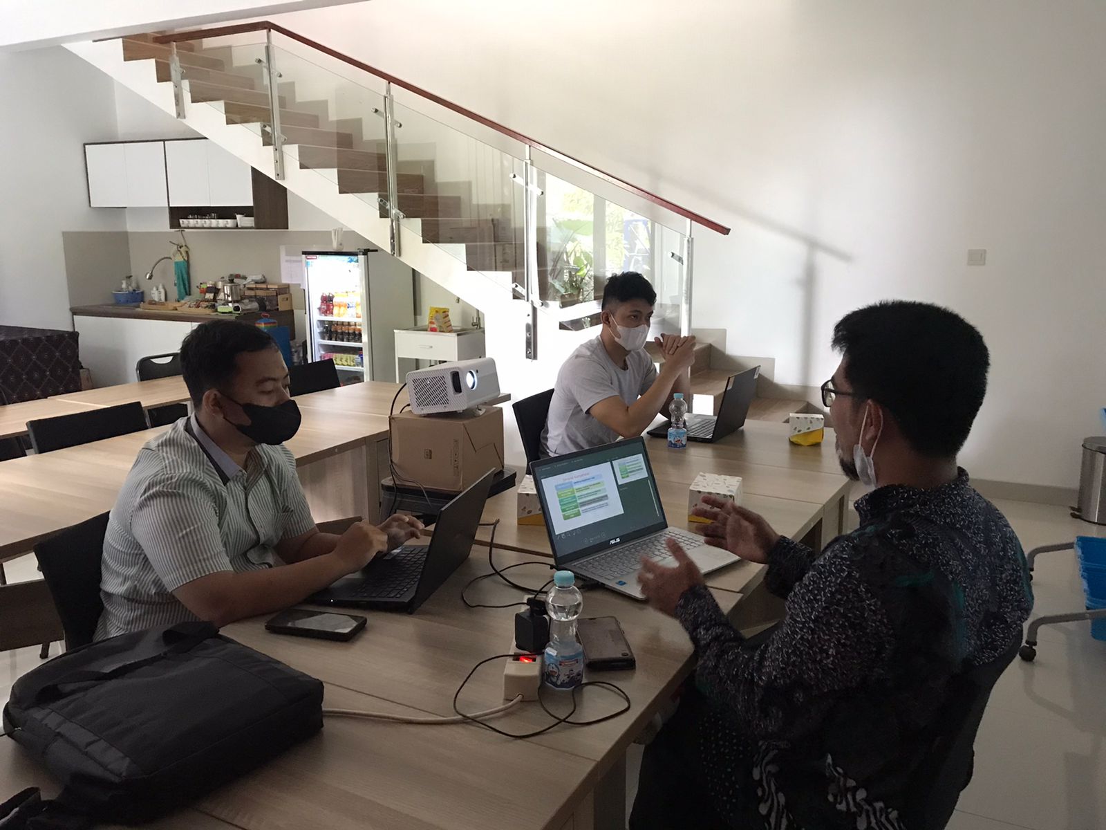 Hari Ke-1 (2) Hari Ke-1 (2)