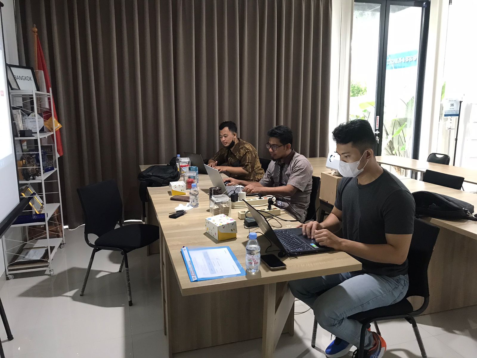 Hari ke-2 (3) Hari ke-2 (3)