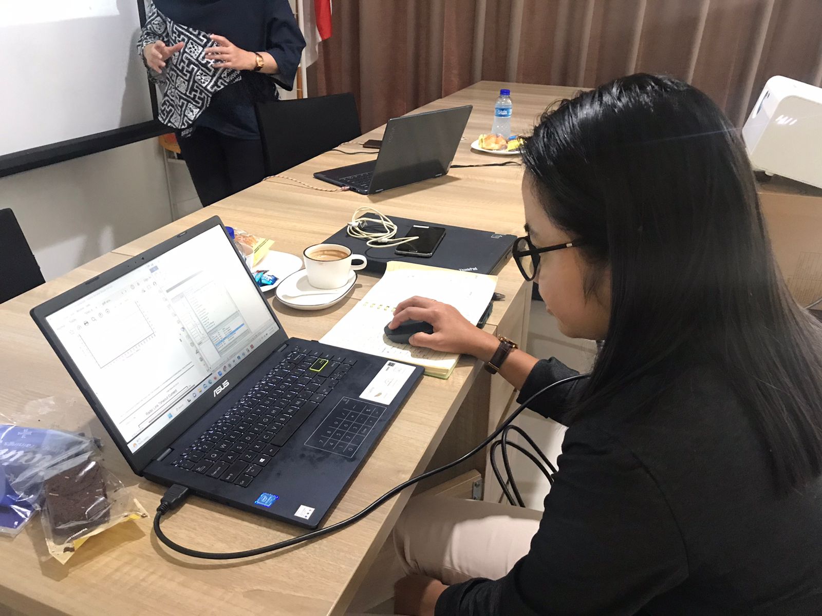 Hari Ke-2 (2) Hari Ke-2 (2)