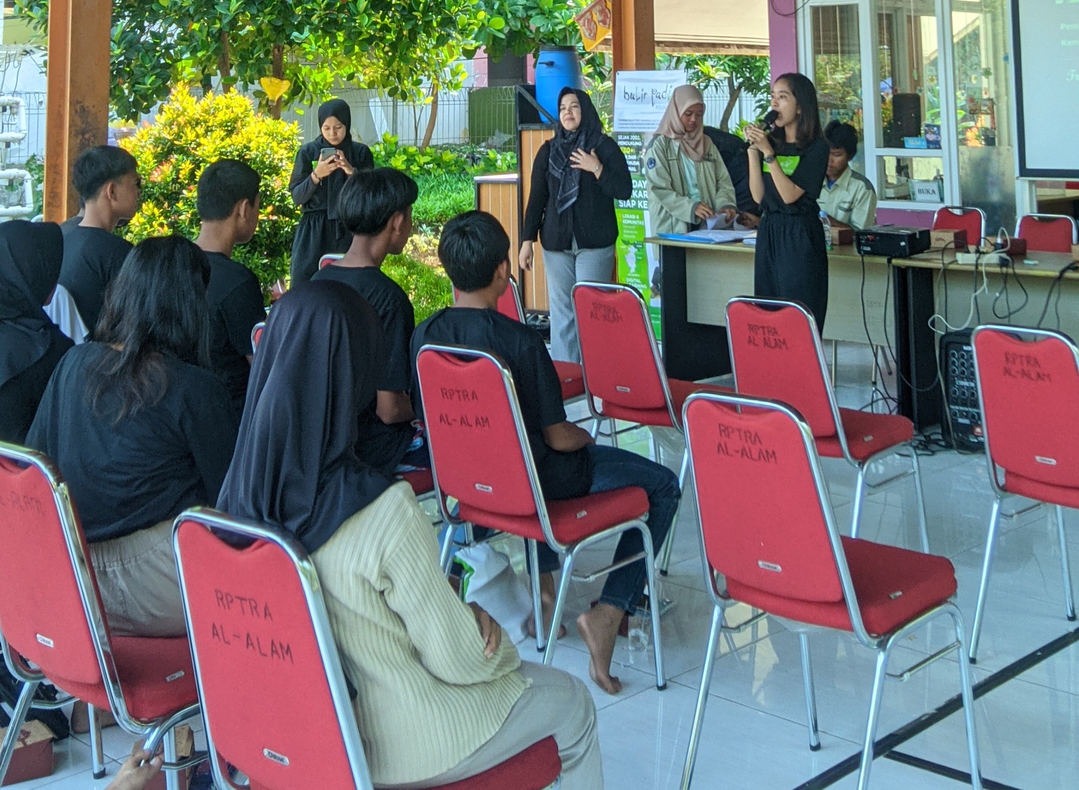 PXL_20231216_102028084.NIGHT PXL_20231216_102028084.NIGHT