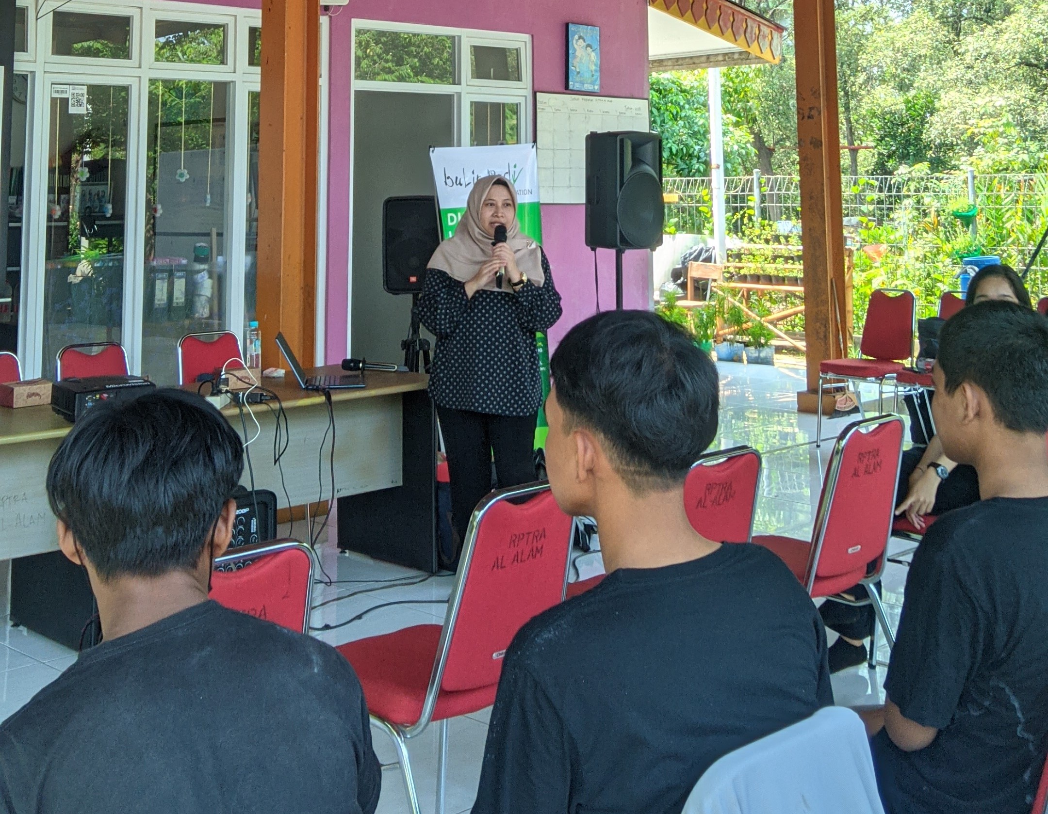 PXL_20231216_102328399.NIGHT PXL_20231216_102328399.NIGHT