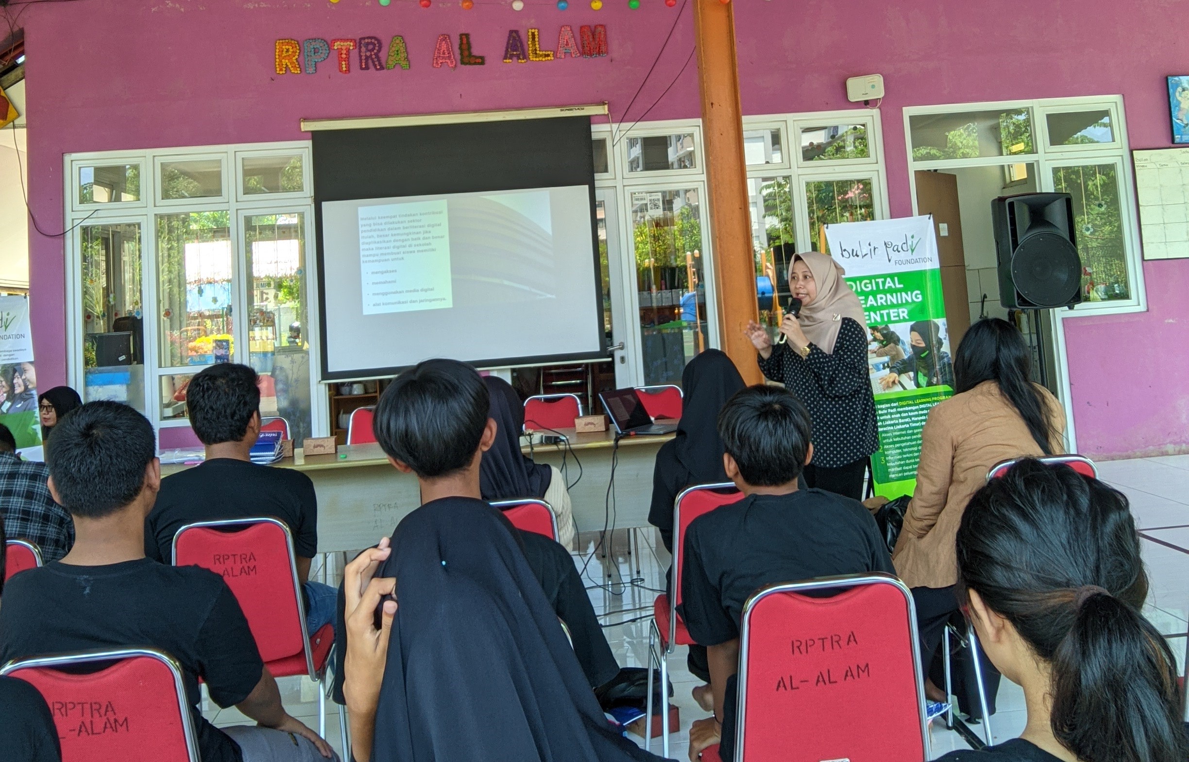 PXL_20231216_112300146.NIGHT PXL_20231216_112300146.NIGHT